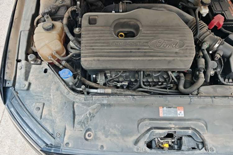 Used Ford Taurus 2019 EcoBoost 245 Comfort Edition Engine Bay Right