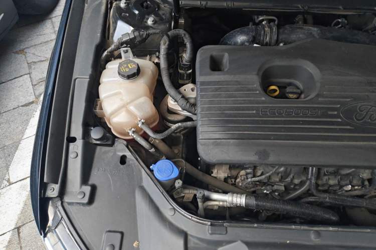 Used Ford Taurus 2019 EcoBoost 245 Premium Edition Engine Bay Right