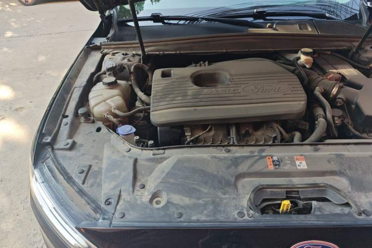 Used Ford Taurus 2019 EcoBoost 245 Premium Edition Engine Bay Right