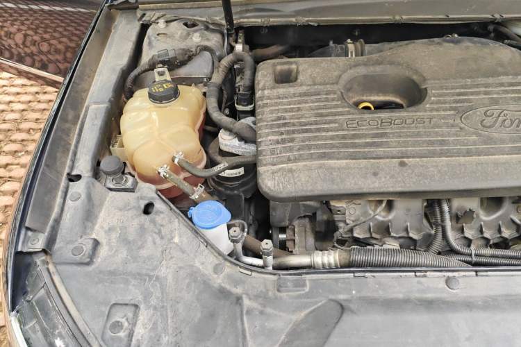 Used Ford Taurus 2019 EcoBoost 245 Premium Edition Engine Bay Right