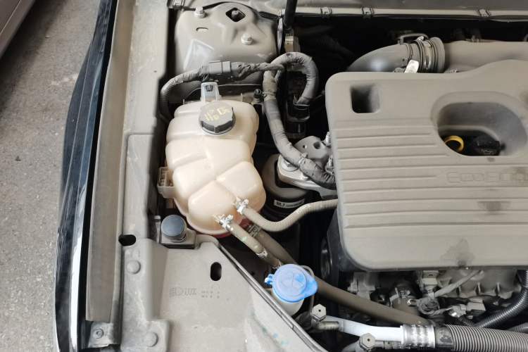 Used Ford Taurus 2019 EcoBoost 245 Premium Edition Engine Bay Right