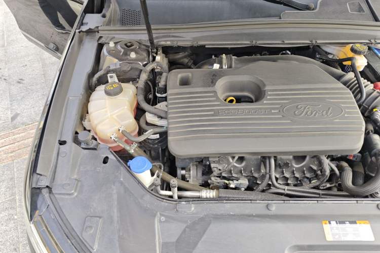 Used Ford Taurus 2019 EcoBoost 245 Premium Edition Engine Bay Right