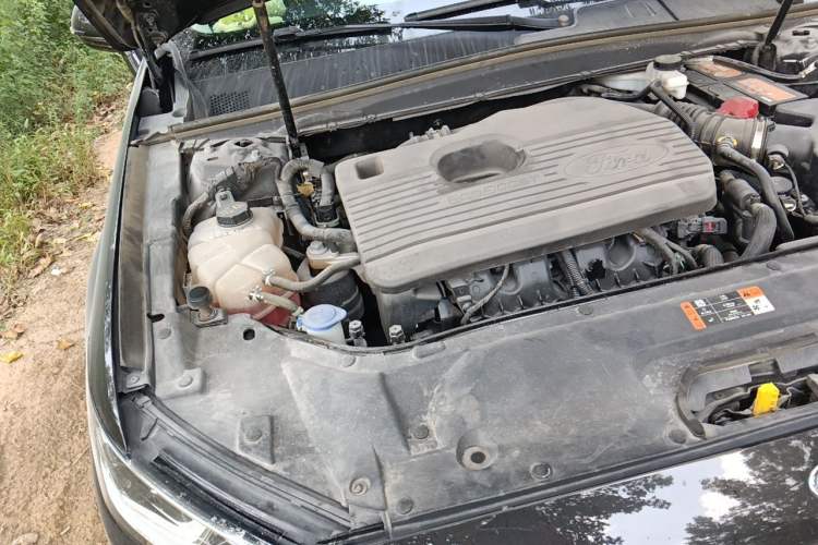 Used Ford Taurus 2019 EcoBoost 245 Premium Edition Engine Bay Right