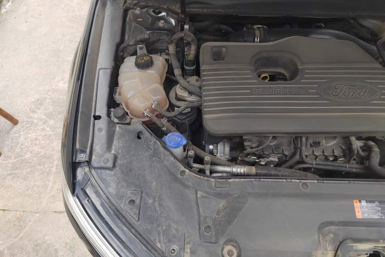Used Ford Taurus 2019 EcoBoost 245 Premium Edition Engine Bay Right