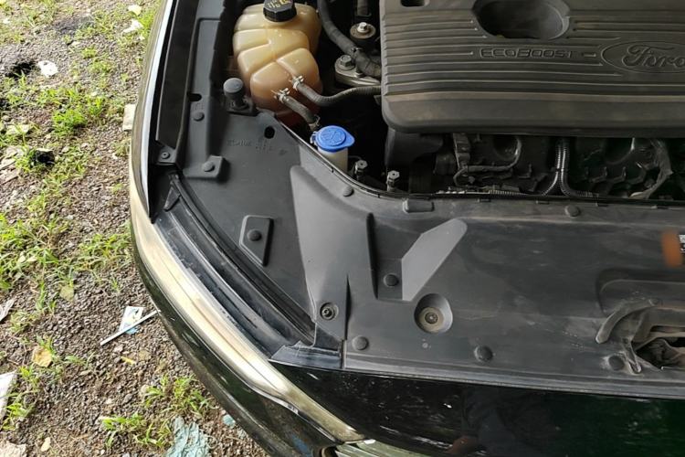 Used Ford Taurus 2019 EcoBoost 245 Premium Edition Engine Bay Right