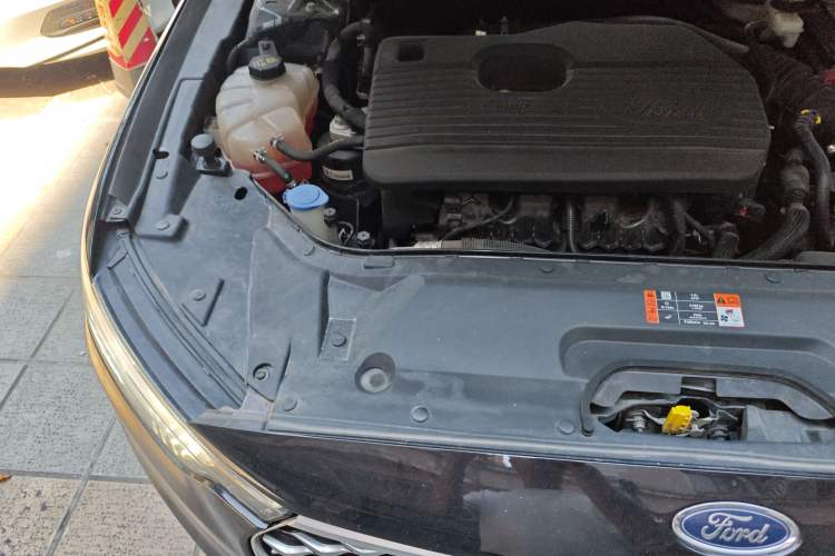 Used Ford Taurus 2019 EcoBoost 245 Premium Edition Engine Bay Right