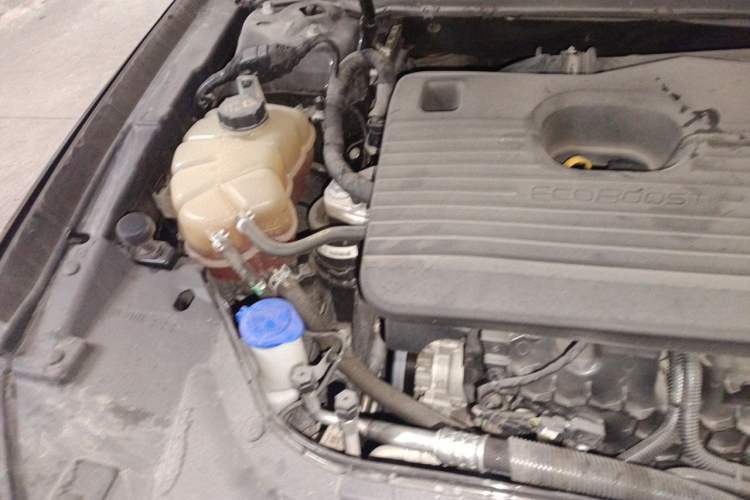 Used Ford Taurus 2019 EcoBoost 245 Comfort Edition Engine Bay Right