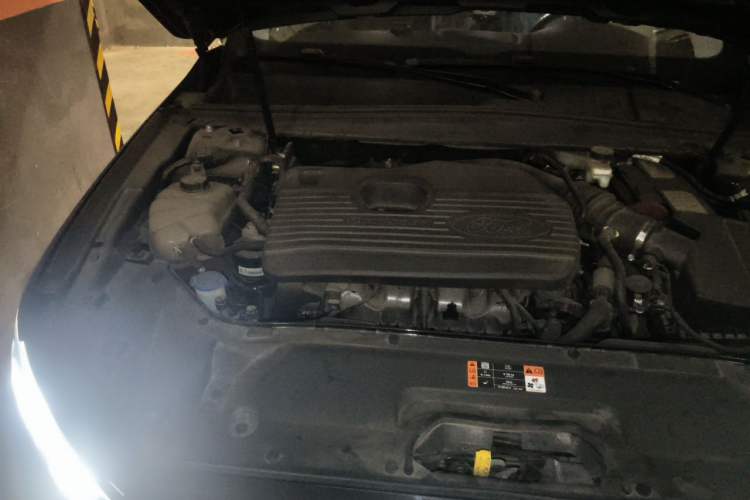 Used Ford Taurus 2019 EcoBoost 245 Premium Edition Engine Bay Right