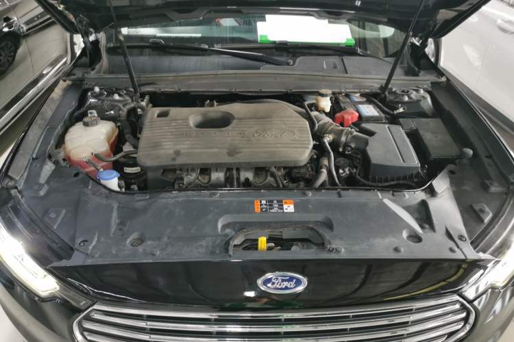 Used Ford Taurus 2019 EcoBoost 245 Comfort Edition Engine Bay
