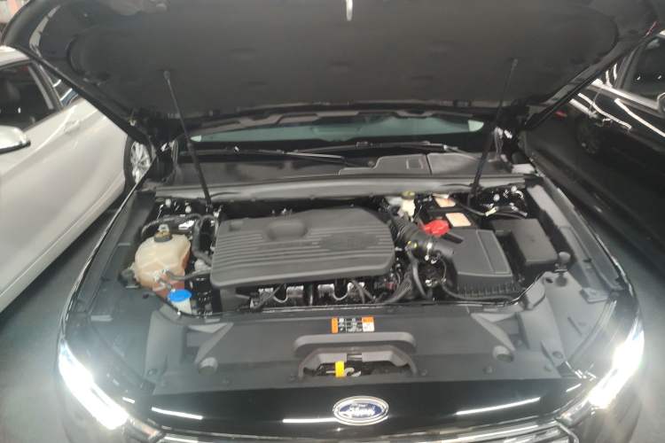 Used Ford Taurus 2019 EcoBoost 245 Premium Edition Engine Bay