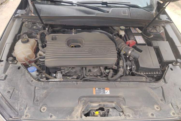 Used Ford Taurus 2019 EcoBoost 245 Premium Edition Engine Bay