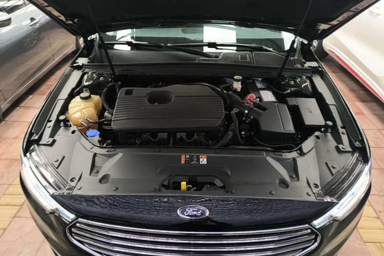Used Ford Taurus 2019 EcoBoost 245 Premium Edition Engine Bay