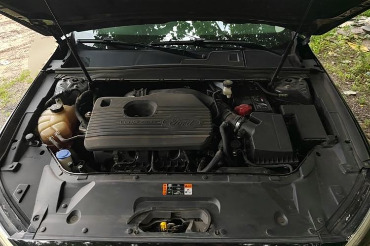 Used Ford Taurus 2019 EcoBoost 245 Premium Edition Engine Bay