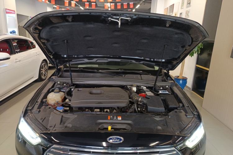 Used Ford Taurus 2019 EcoBoost 245 Comfort Edition Engine Bay
