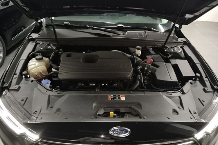 Used Ford Taurus 2019 EcoBoost 245 Premium Edition Engine Bay
