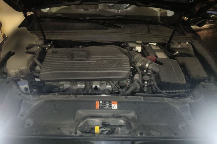Used Ford Taurus 2019 EcoBoost 245 Premium Edition Engine Bay