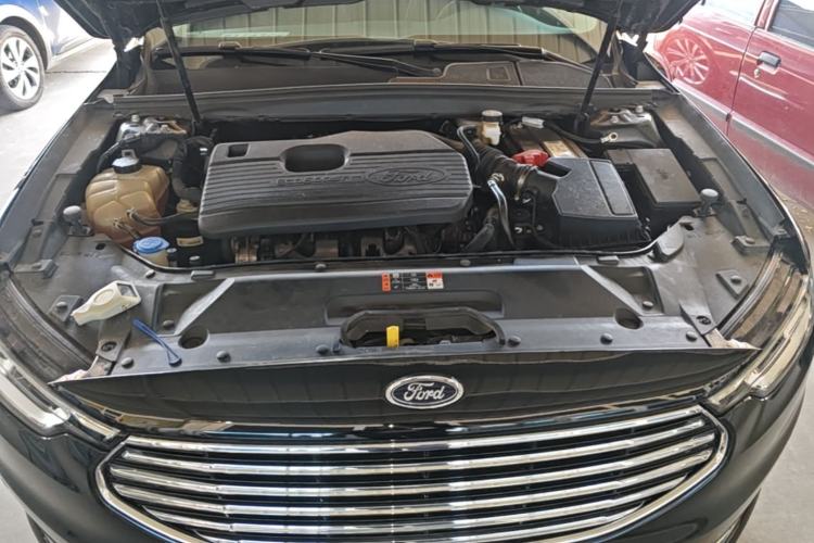 Used Ford Taurus 2019 EcoBoost 245 Premium Edition Engine Bay