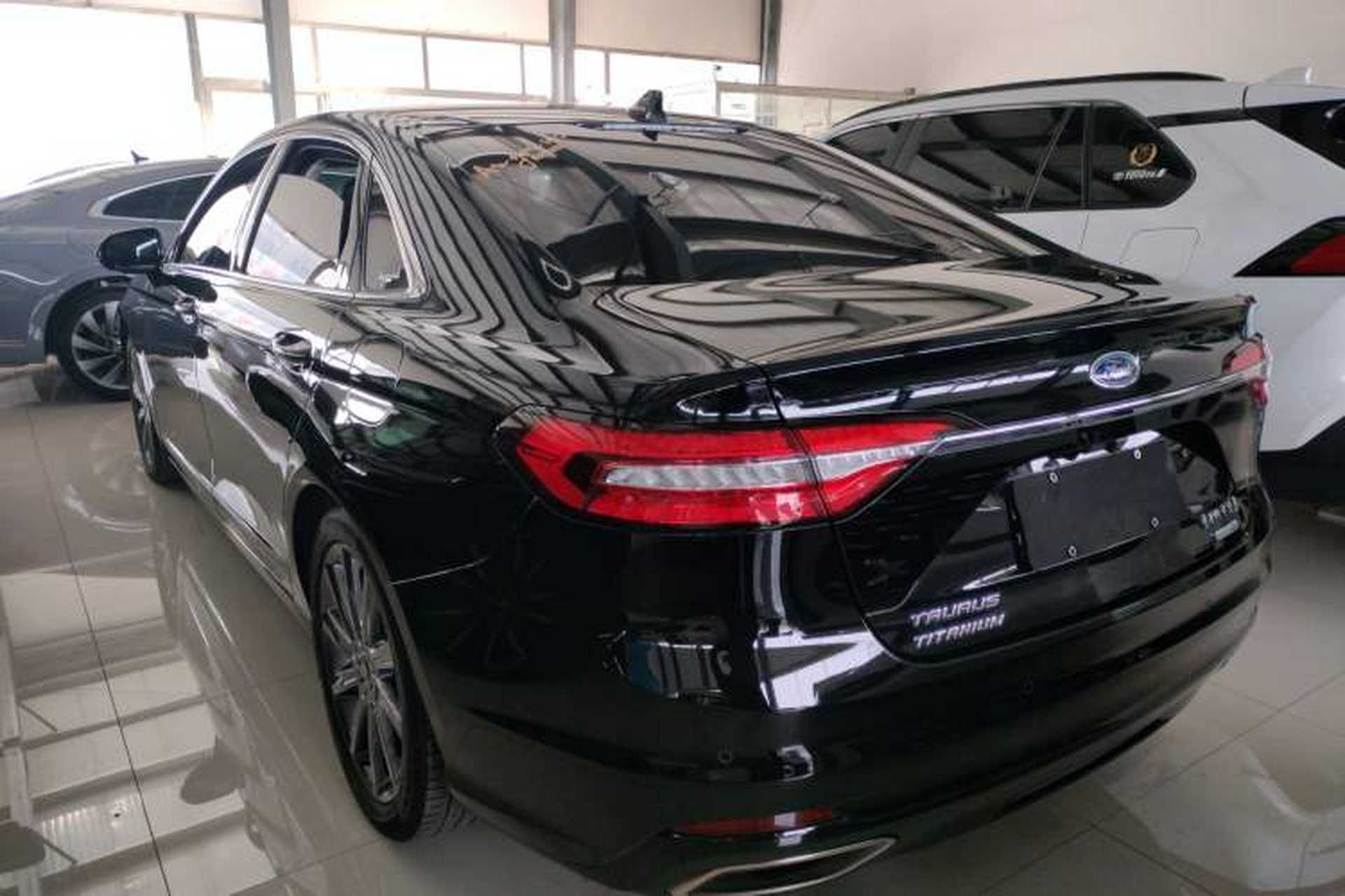 Used Ford Taurus 2019 EcoBoost 245 Premium Edition Exterior 2