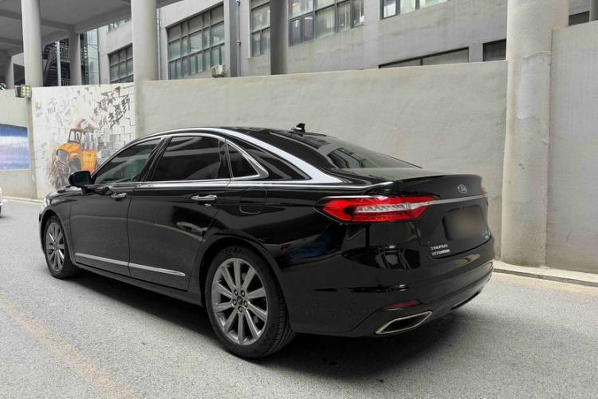 Used Ford Taurus 2019 EcoBoost 245 Premium Edition Exterior 3
