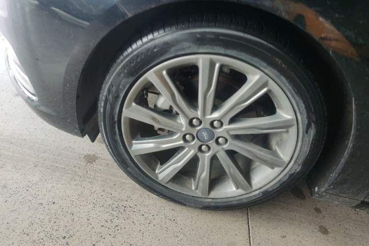 Used Ford Taurus 2019 EcoBoost 245 Premium Edition Exterior 4