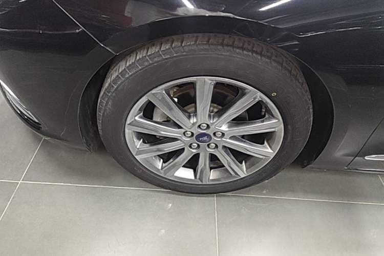 Used Ford Taurus 2019 EcoBoost 245 Premium Edition Exterior 4