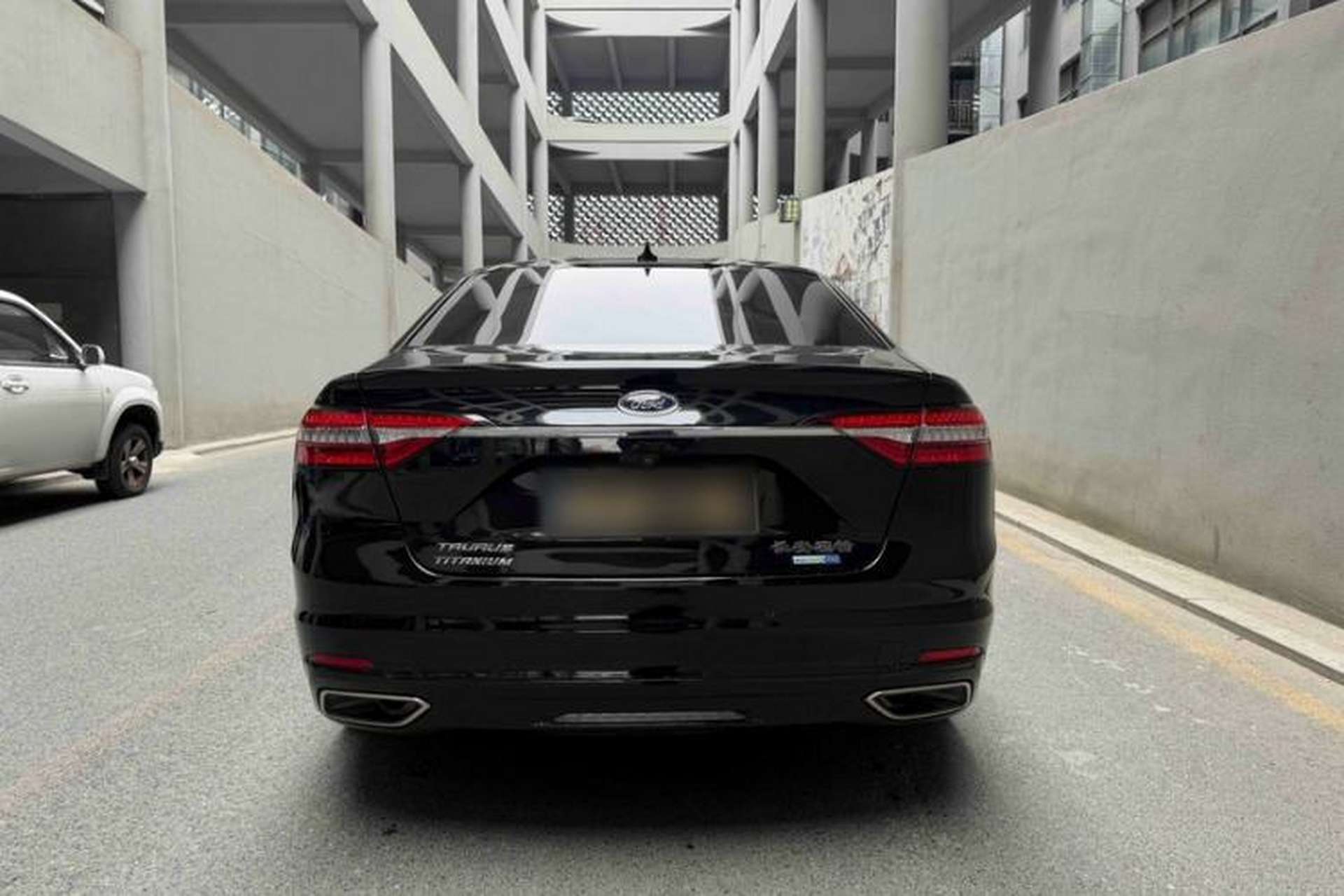 Used Ford Taurus 2019 EcoBoost 245 Premium Edition Exterior 4