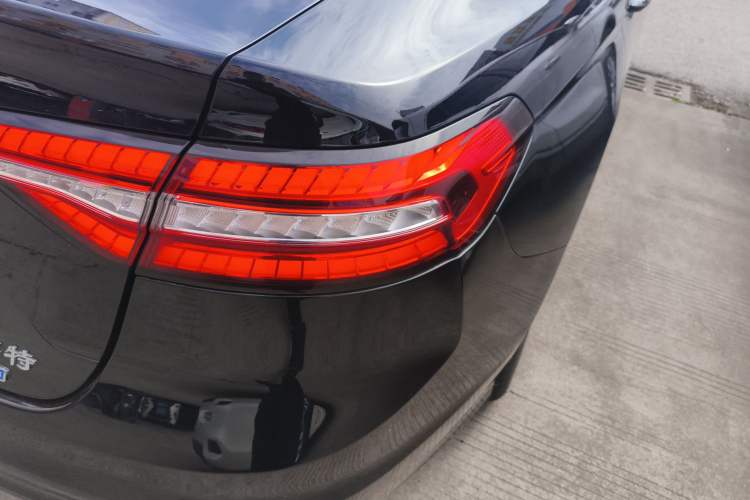 Used Ford Taurus 2019 EcoBoost 245 Comfort Edition Exterior 6