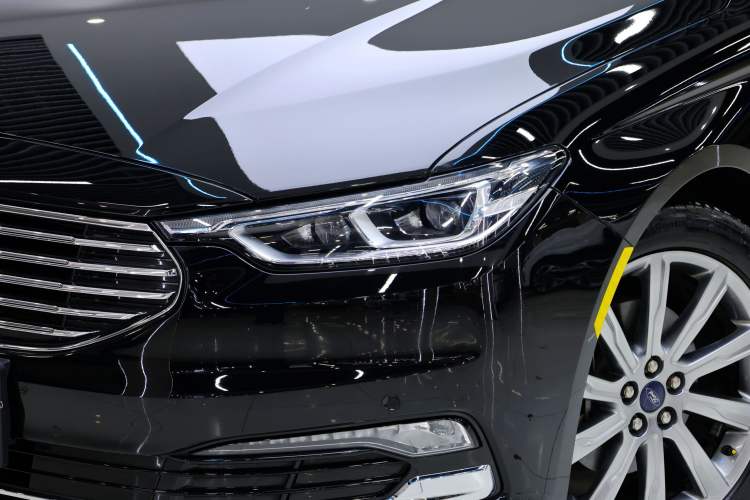 Used Ford Taurus 2019 EcoBoost 245 Premium Edition Exterior 6