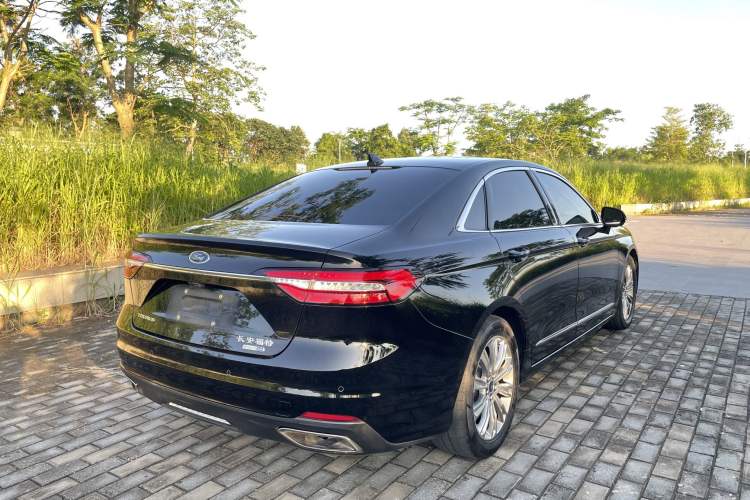 Used Ford Taurus 2019 EcoBoost 245 Comfort Edition Exterior 9