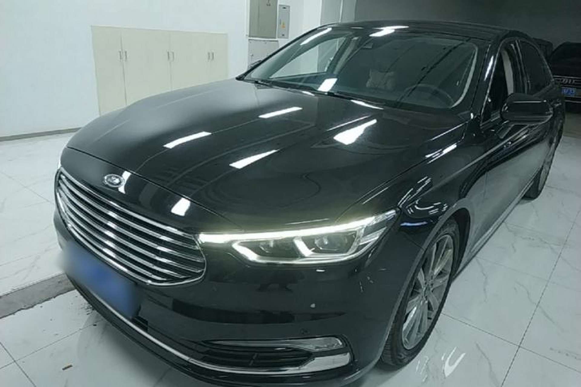 Used Ford Taurus 2019 EcoBoost 245 Premium Edition Front Left 45 Deg