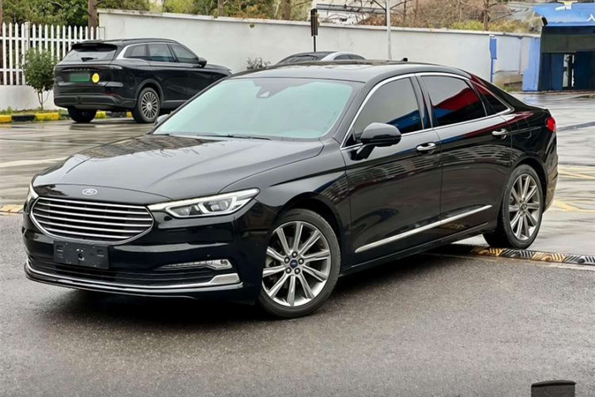 Used Ford Taurus 2019 EcoBoost 245 Premium Edition Front Left 45 Deg