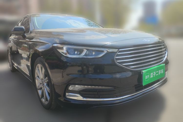 Used Ford Taurus 2019 EcoBoost 245 Premium Edition Front Right 45 Deg