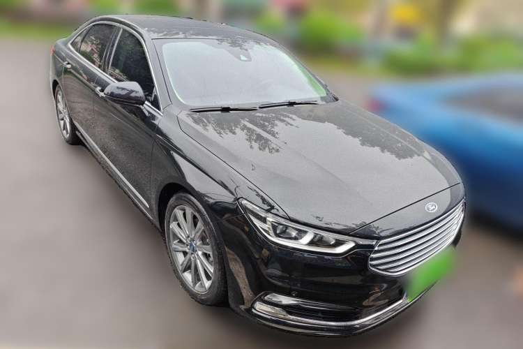 Used Ford Taurus 2019 EcoBoost 245 Premium Edition Front Right 45 Deg