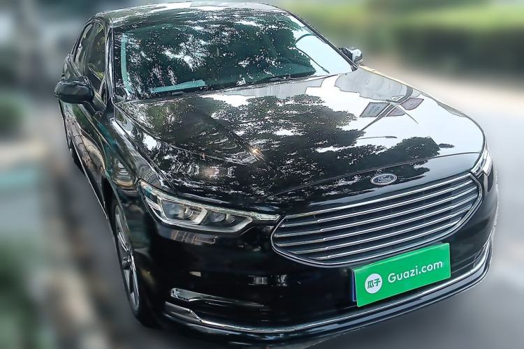 Used Ford Taurus 2019 EcoBoost 245 Premium Edition Front Right 45 Deg