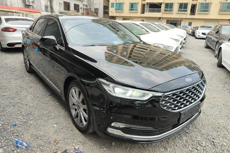 Used Ford Taurus 2019 EcoBoost 245 Premium Edition Front Right 45 Deg