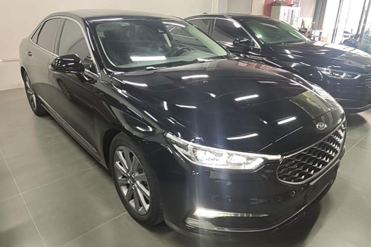 Used Ford Taurus 2019 EcoBoost 245 Premium Edition Front Right 45 Deg