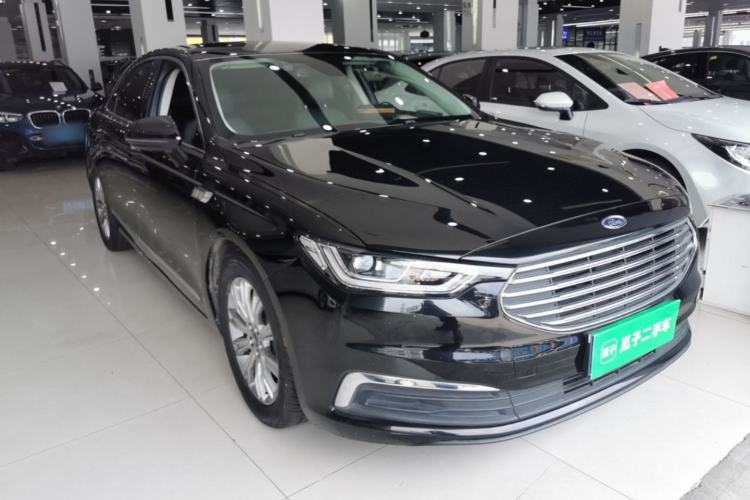 Used Ford Taurus 2019 EcoBoost 245 Comfort Edition Front Right 45 Deg