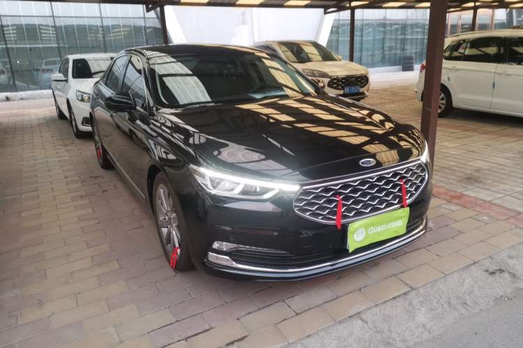 Used Ford Taurus 2019 EcoBoost 245 Premium Edition Front Right 45 Deg