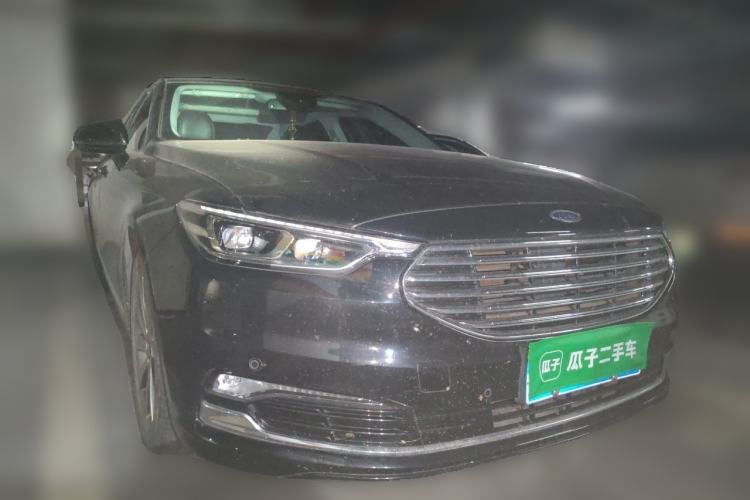 Used Ford Taurus 2019 EcoBoost 245 Premium Edition Front Right 45 Deg