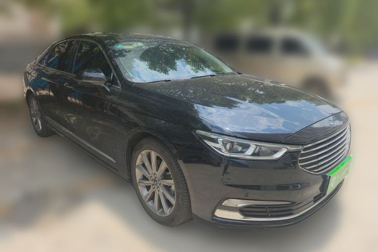 Used Ford Taurus 2019 EcoBoost 245 Premium Edition Front Right 45 Deg