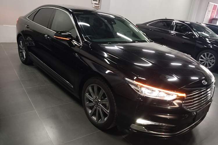 Used Ford Taurus 2019 EcoBoost 245 Premium Edition Front Right 45 Deg