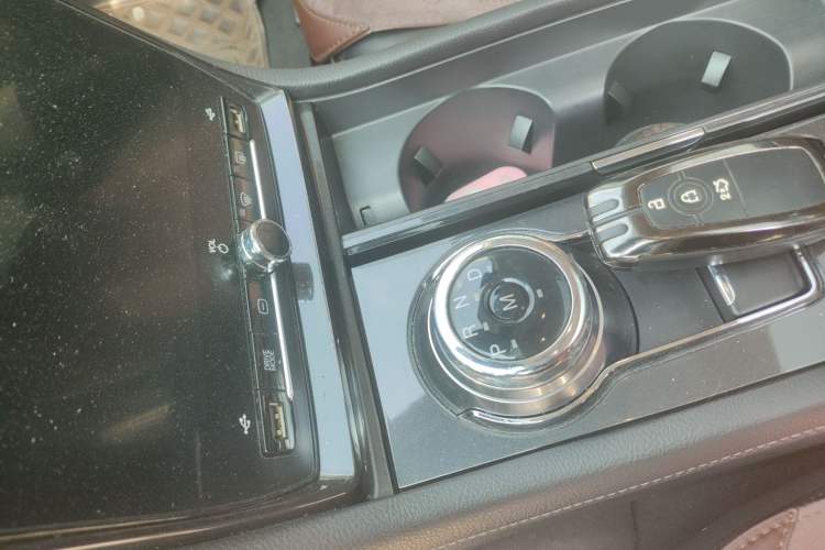 Used Ford Taurus 2019 EcoBoost 245 Premium Edition Gear Lever