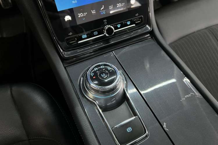 Used Ford Taurus 2019 EcoBoost 245 Comfort Edition Gear Lever