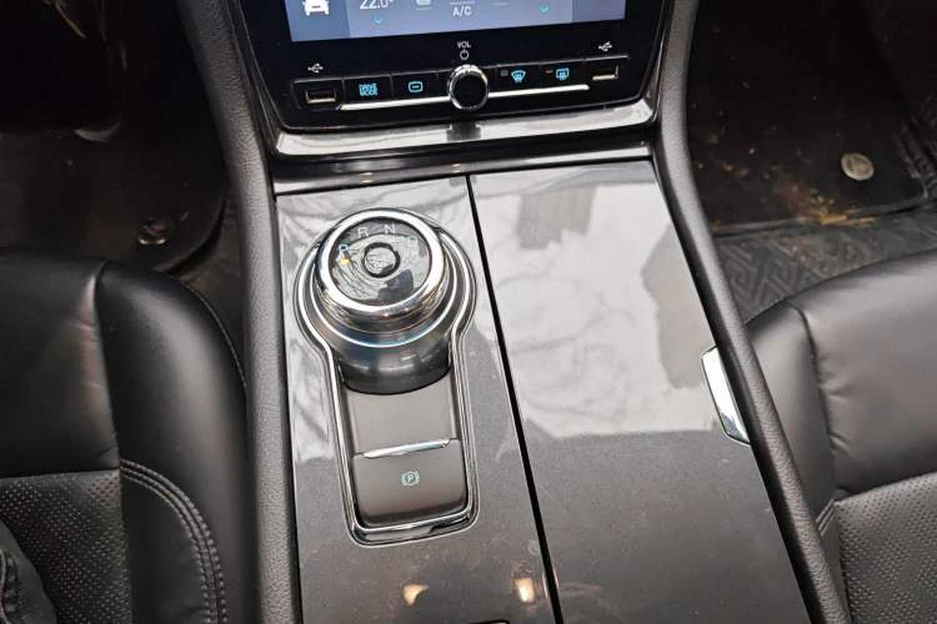 Used Ford Taurus 2019 EcoBoost 245 Premium Edition Gear Lever