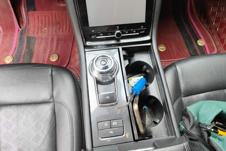 Used Ford Taurus 2019 EcoBoost 245 Premium Edition Gear Lever