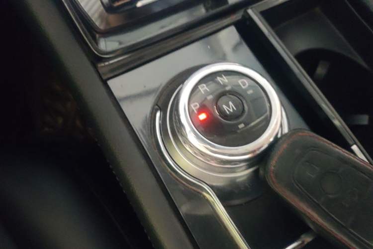 Used Ford Taurus 2019 EcoBoost 245 Premium Edition Gear Lever