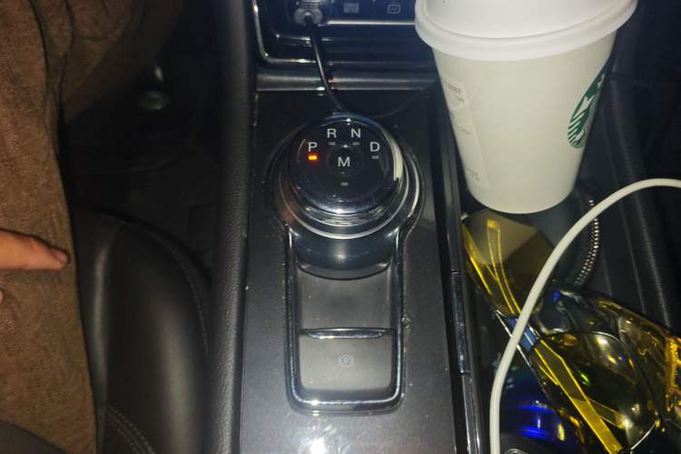 Used Ford Taurus 2019 EcoBoost 245 Premium Edition Gear Lever