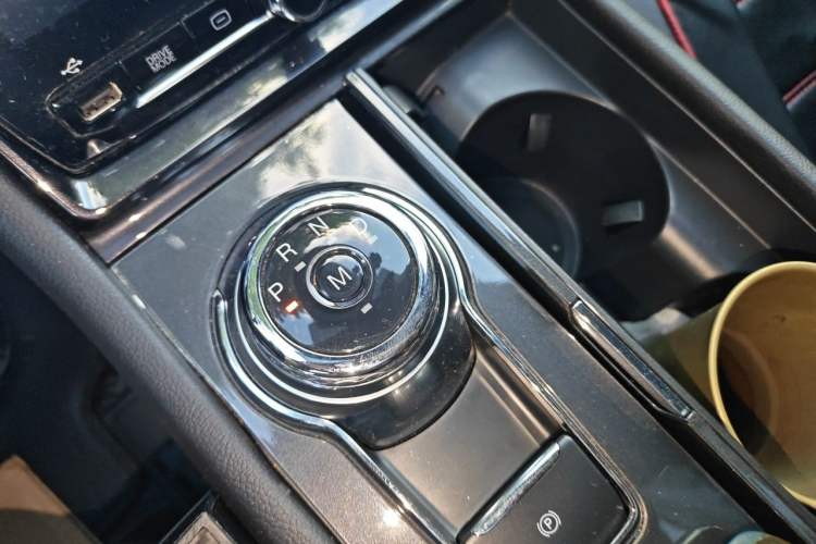 Used Ford Taurus 2019 EcoBoost 245 Premium Edition Gear Lever
