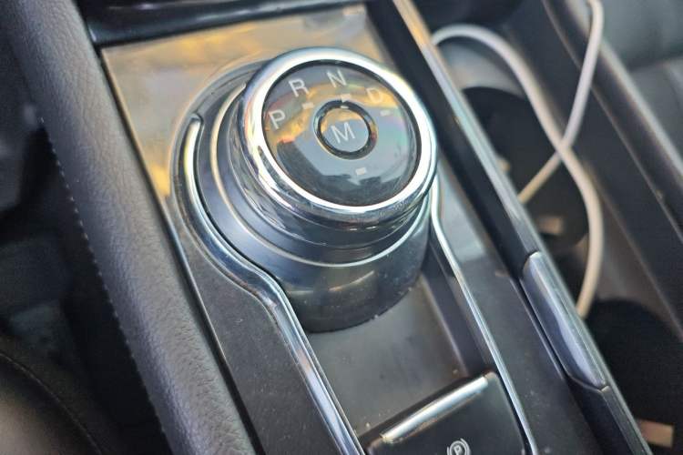 Used Ford Taurus 2019 EcoBoost 245 Premium Edition Gear Lever