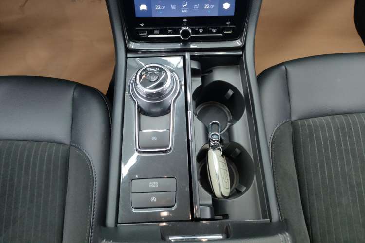 Used Ford Taurus 2019 EcoBoost 245 Comfort Edition Gear Lever